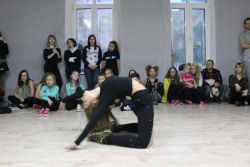 Танцевальное пространство IN FLOW - Одесса, Stretching, Танцы, Contemporary, Hip-Hop, Акробатика, Джаз-фанк, Хореография